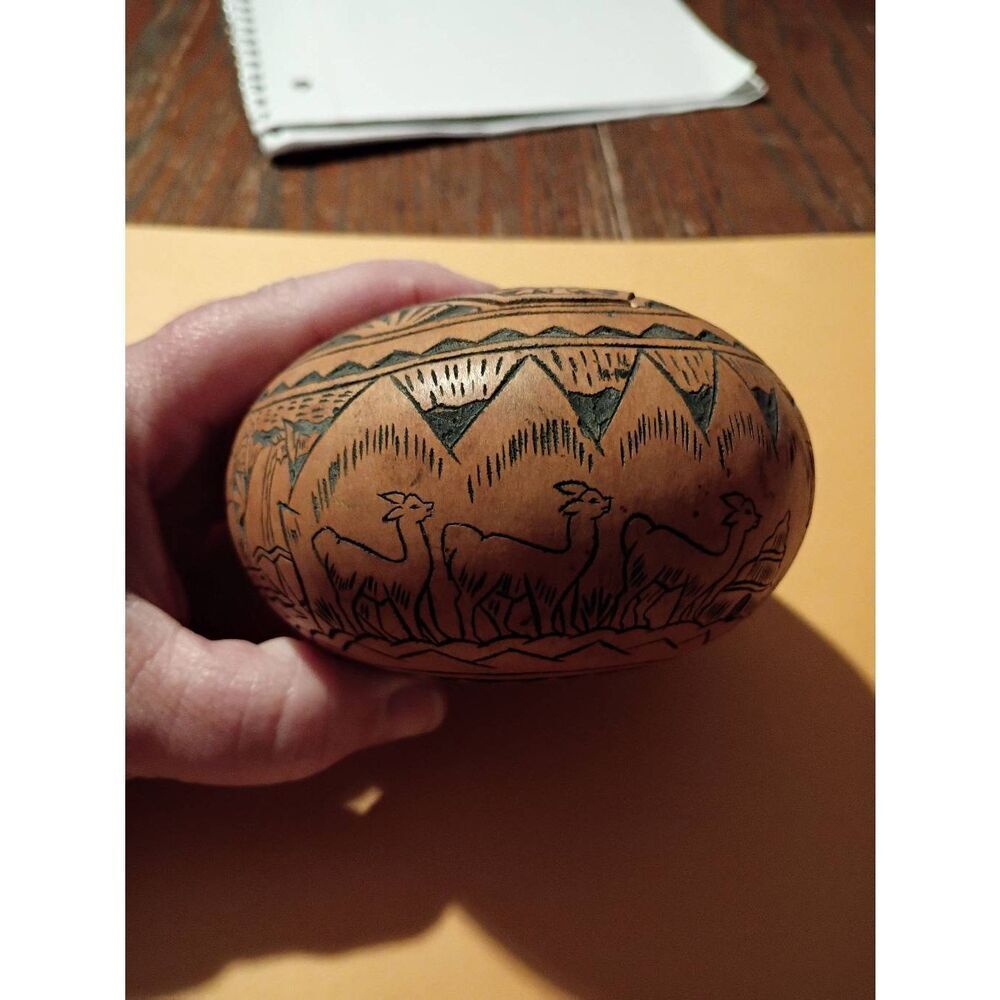 Vintage Signed Peruvian Hand-Carved Gourd Leoncio V.L. Peru with Lid